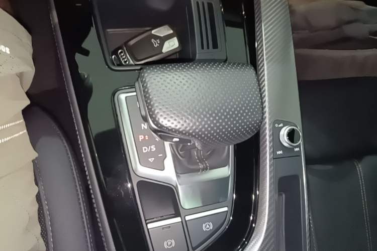 Used Audi A4L 2024 40 TFSI quattro RS Performance Package Gear Lever