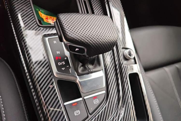 Used Audi A4L 2024 40 TFSI Luxury Dynamic Edition Gear Lever