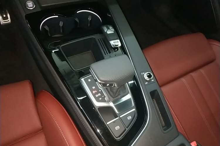Used Audi A4L 2024 40 TFSI Luxury Dynamic Edition Gear Lever
