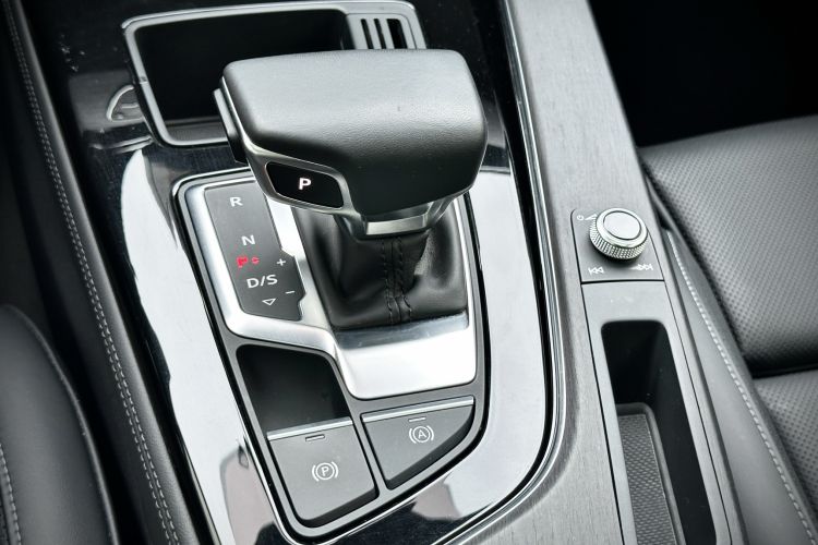 Used Audi A4L 2024 40 TFSI Luxury Dynamic Edition Gear Lever
