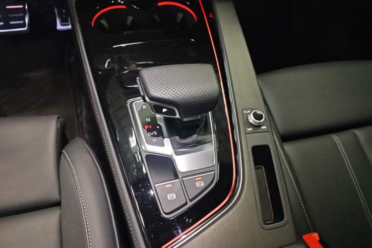 Used Audi A4L 2024 40 TFSI Luxury Dynamic Edition Gear Lever