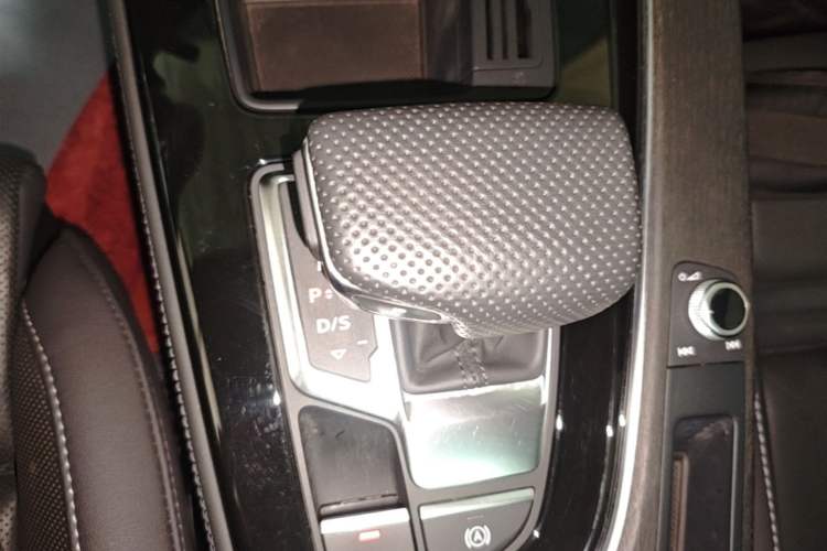 Used Audi A4L 2024 40 TFSI Luxury Dynamic Edition Gear Lever