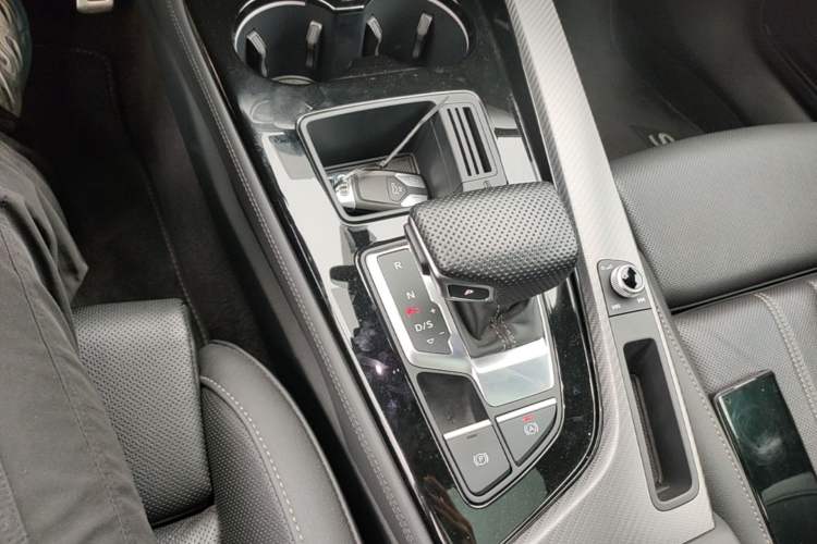 Used Audi A4L 2024 40 TFSI quattro RS Performance Package Gear Lever