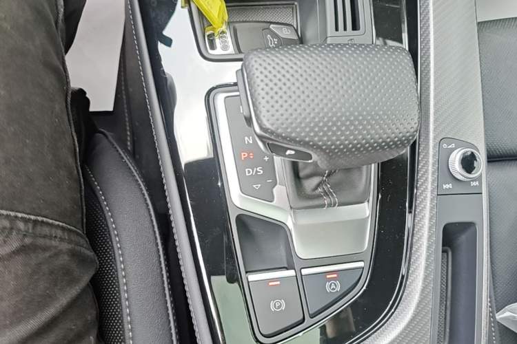Used Audi A4L 2024 40 TFSI quattro RS Performance Package Gear Lever