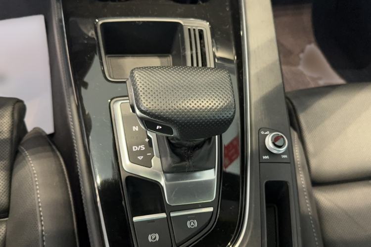 Used Audi A4L 2024 40 TFSI Luxury Dynamic Edition Gear Lever
