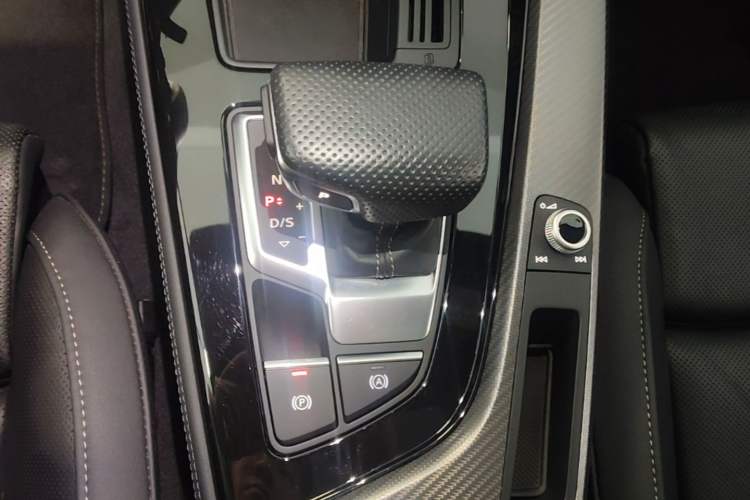 Used Audi A4L 2024 40 TFSI quattro RS Performance Package Gear Lever