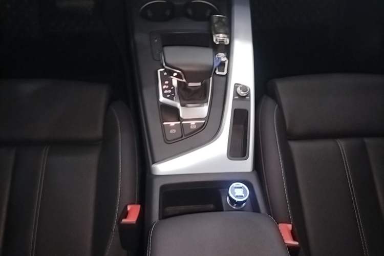 Used Audi A4L 2024 40 TFSI Fashion Dynamic Model Gear Lever