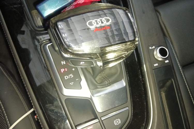 Used Audi A4L 2024 40 TFSI Luxury Dynamic Edition Gear Lever