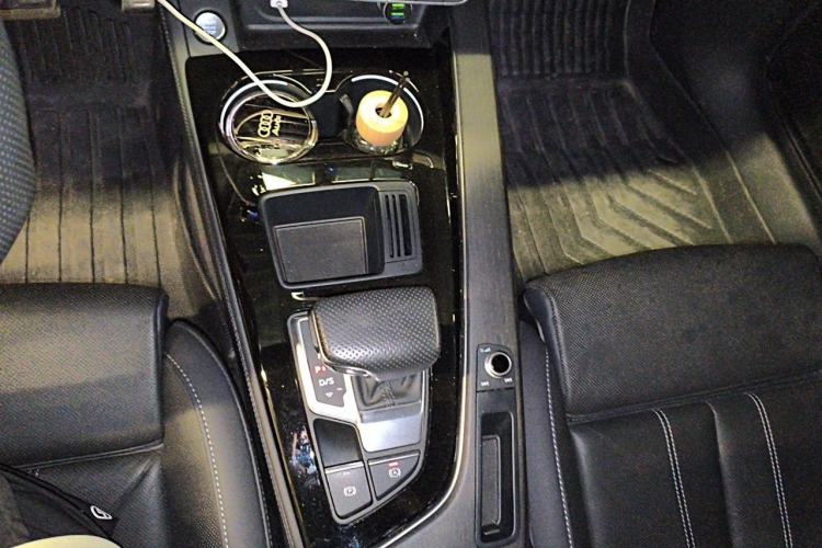 Used Audi A4L 2024 40 TFSI Luxury Dynamic Edition Gear Lever