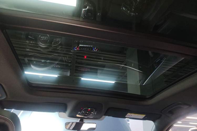 Used Audi A4L 2024 40 TFSI Luxury Dynamic Edition Headliner