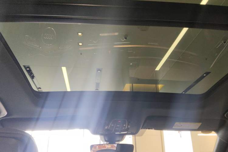 Used Audi A4L 2024 40 TFSI quattro RS Performance Package Headliner