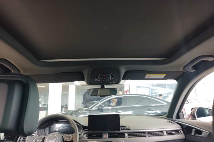 Used Audi A4L 2024 40 TFSI Luxury Dynamic Edition Headliner