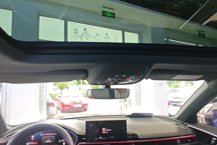 Used Audi A4L 2024 40 TFSI Luxury Dynamic Edition Headliner