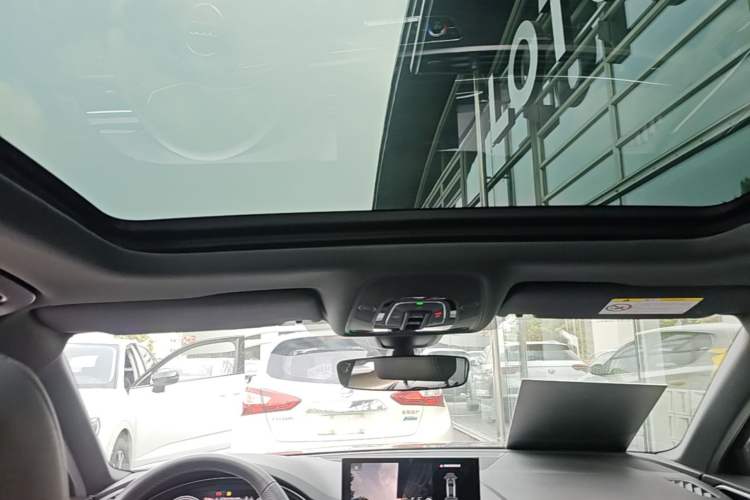 Used Audi A4L 2024 40 TFSI quattro RS Performance Package Headliner