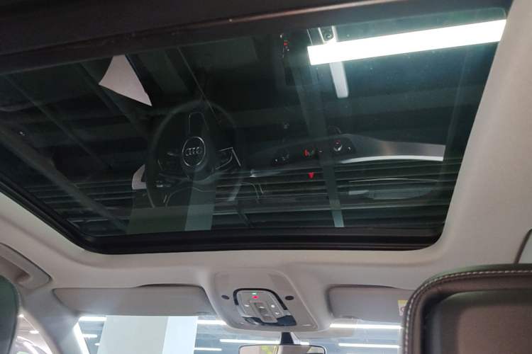 Used Audi A4L 2024 40 TFSI Fashion Dynamic Model Headliner