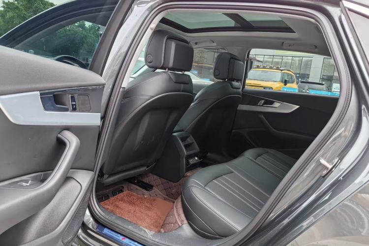 Used Audi A4L 2024 40 TFSI Fashion Dynamic Model Interior 1