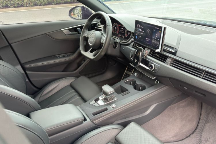 Used Audi A4L 2024 40 TFSI Luxury Dynamic Edition Interior 1