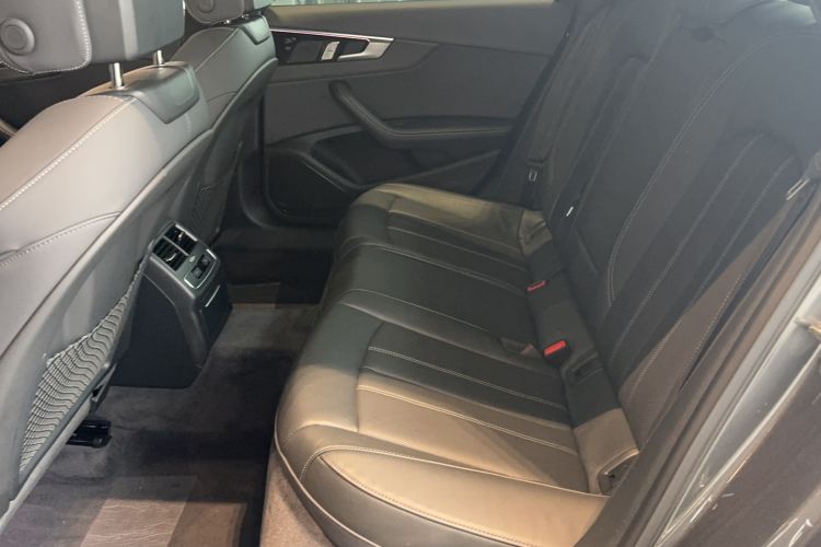 Used Audi A4L 2024 40 TFSI Luxury Dynamic Edition Interior 1