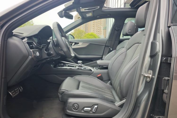 Used Audi A4L 2024 40 TFSI quattro RS Performance Package Interior 2