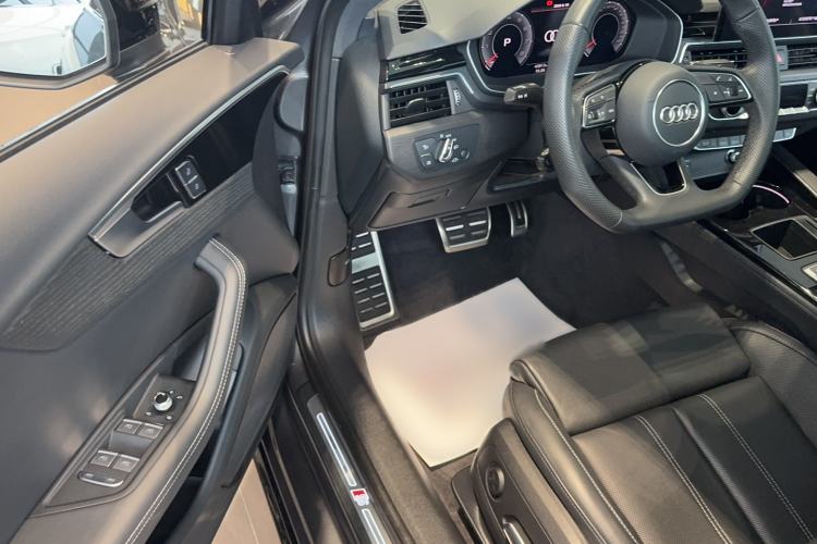 Used Audi A4L 2024 40 TFSI Luxury Dynamic Edition Interior 2