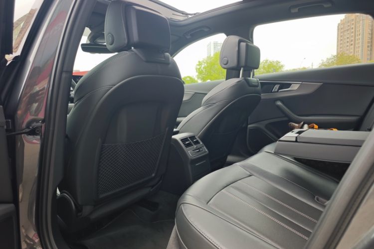 Used Audi A4L 2024 40 TFSI quattro RS Performance Package Interior 3