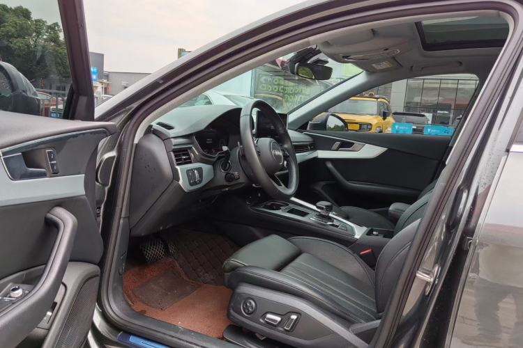 Used Audi A4L 2024 40 TFSI Fashion Dynamic Model Interior 3