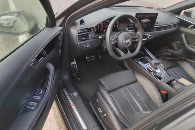 Used Audi A4L 2024 40 TFSI Luxury Dynamic Edition Interior 3