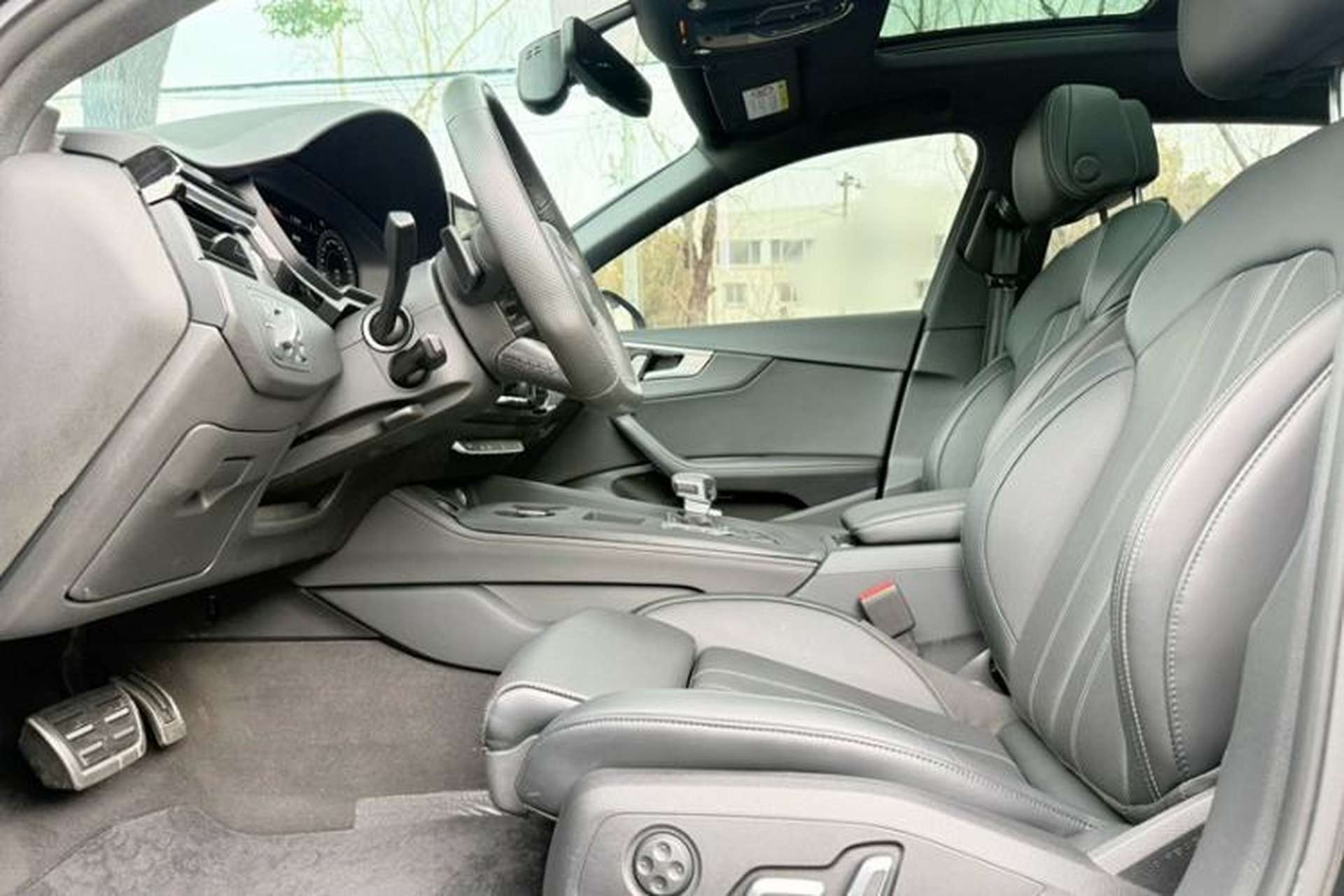 Used Audi A4L 2024 40 TFSI Luxury Dynamic Edition Interior 9