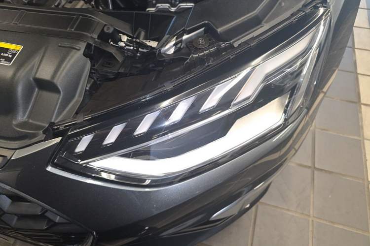Used Audi A4L 2024 40 TFSI Fashion Dynamic Model Left Front Headlight