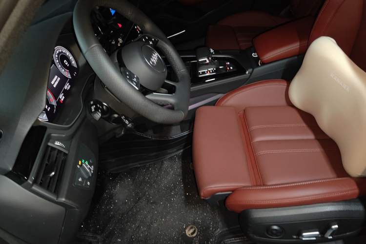 Used Audi A4L 2024 40 TFSI Luxury Dynamic Edition (Starry Night Version) Left Front Seat