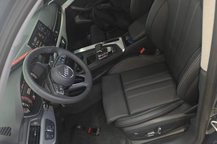 Used Audi A4L 2024 40 TFSI Fashion Dynamic Model Left Front Seat