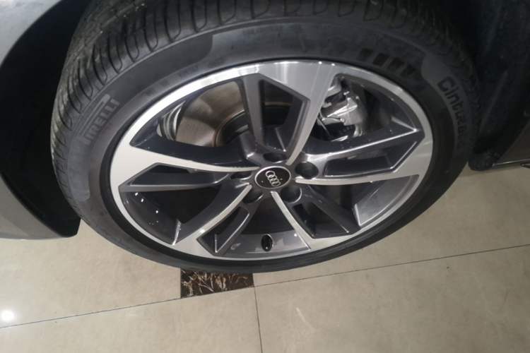 Used Audi A4L 2024 40 TFSI Fashion Dynamic Model Left Front Wheel Hub