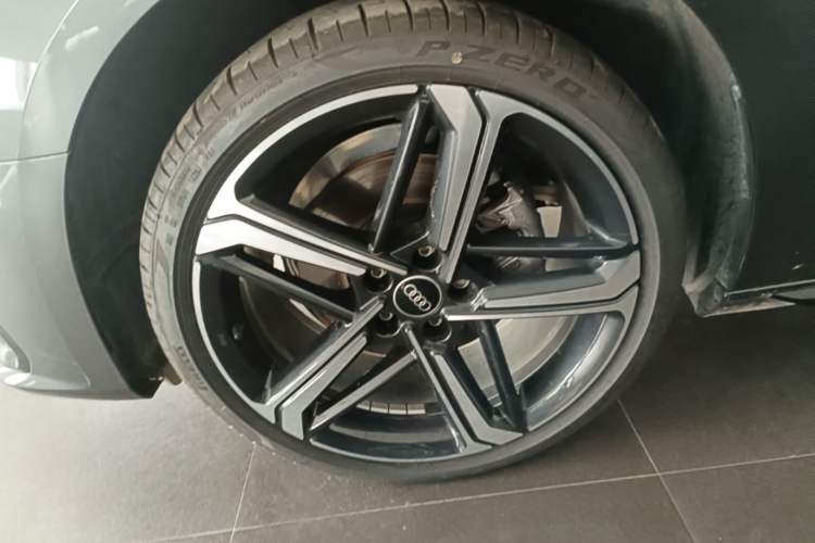 Used Audi A4L 2024 40 TFSI Luxury Dynamic Edition Left Front Wheel Hub