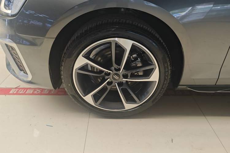 Used Audi A4L 2024 40 TFSI Fashion Dynamic Model Left Front Wheel Hub