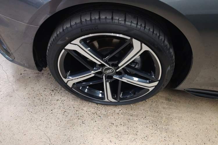 Used Audi A4L 2024 40 TFSI Luxury Dynamic Edition Left Front Wheel Hub
