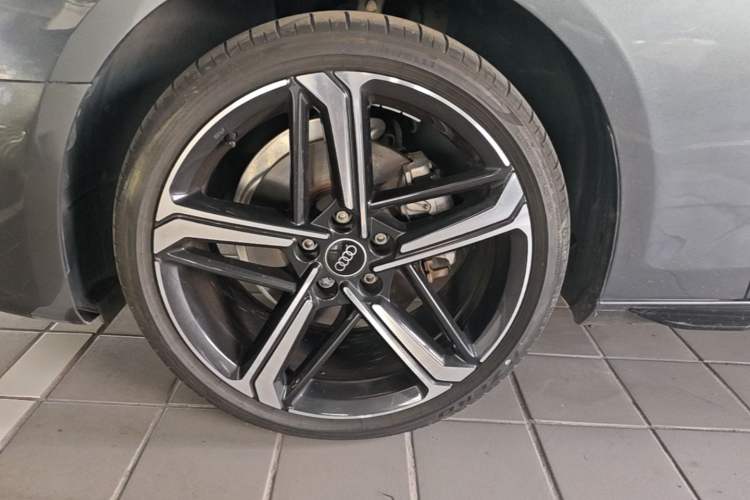 Used Audi A4L 2024 40 TFSI Luxury Dynamic Edition Left Front Wheel Hub