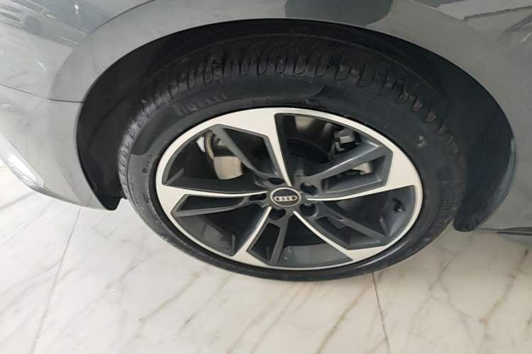 Used Audi A4L 2024 40 TFSI Fashion Dynamic Model Left Front Wheel Hub