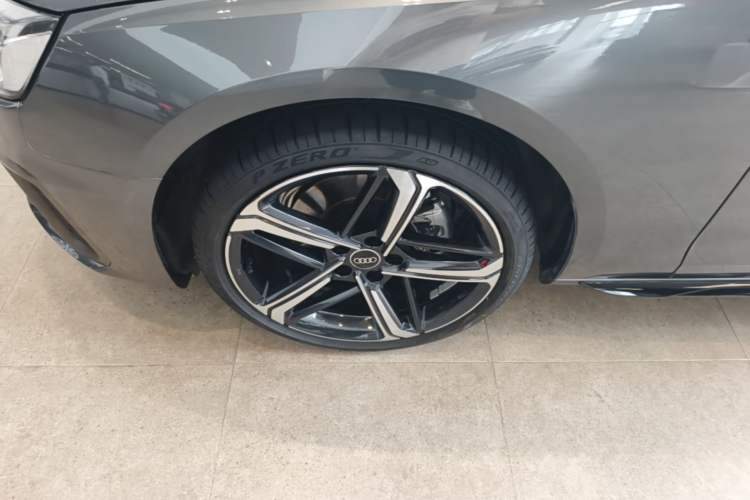 Used Audi A4L 2024 40 TFSI Luxury Dynamic Edition Left Front Wheel Hub