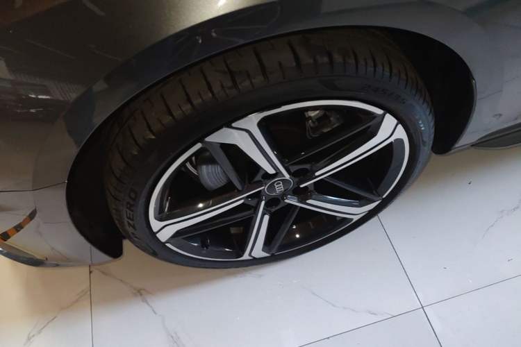 Used Audi A4L 2024 40 TFSI Luxury Dynamic Edition Left Front Wheel Hub