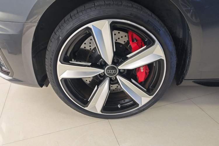Used Audi A4L 2024 40 TFSI Luxury Dynamic Edition Left Front Wheel Hub