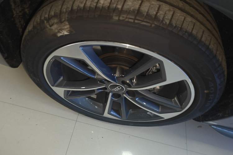 Used Audi A4L 2024 40 TFSI Fashion Dynamic Model Left Front Wheel Hub