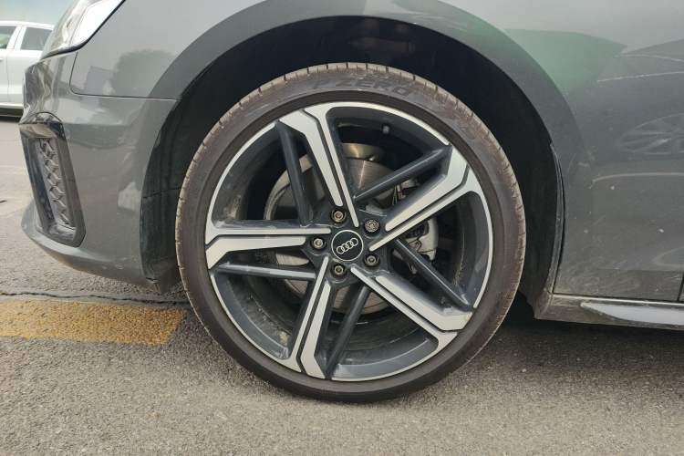 Used Audi A4L 2024 40 TFSI Luxury Dynamic Edition Left Front Wheel Hub