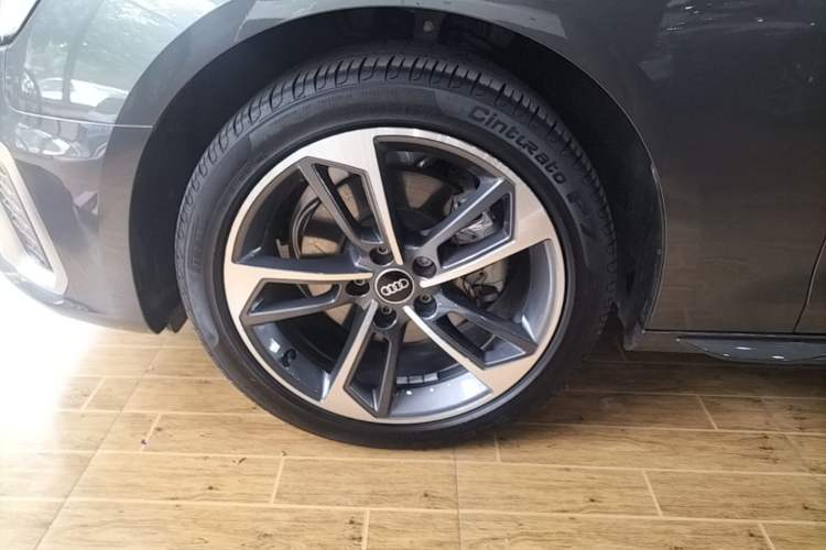 Used Audi A4L 2024 40 TFSI Fashion Dynamic Model Left Front Wheel Hub