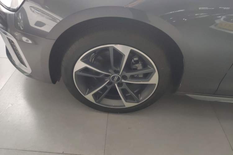 Used Audi A4L 2024 40 TFSI Fashion Dynamic Model Left Front Wheel Hub