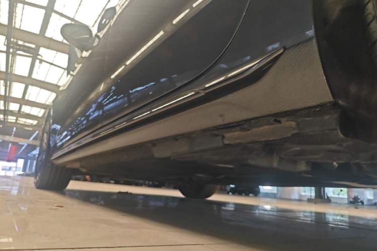 Used Audi A4L 2024 40 TFSI Fashion Dynamic Model Left Side Sill
