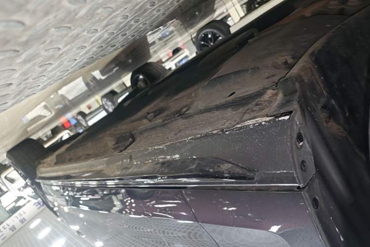 Used Audi A4L 2024 40 TFSI Luxury Dynamic Edition Left Side Sill