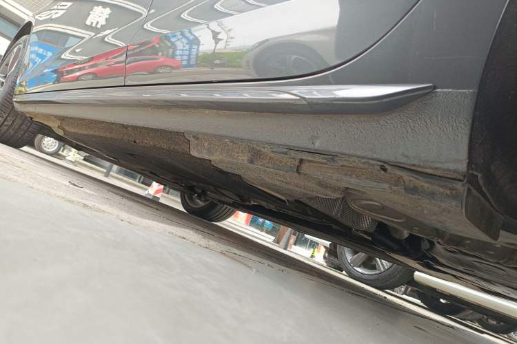 Used Audi A4L 2024 40 TFSI Fashion Dynamic Model Left Side Sill