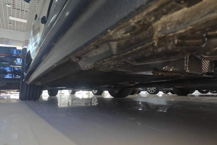 Used Audi A4L 2024 40 TFSI Fashion Dynamic Model Left Side Sill