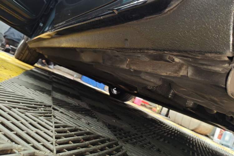 Used Audi A4L 2024 40 TFSI Luxury Dynamic Edition Left Side Sill