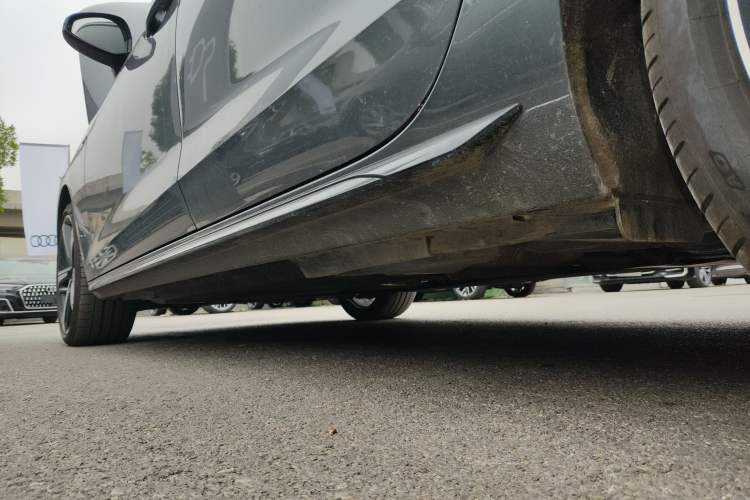 Used Audi A4L 2024 40 TFSI Luxury Dynamic Edition Left Side Sill